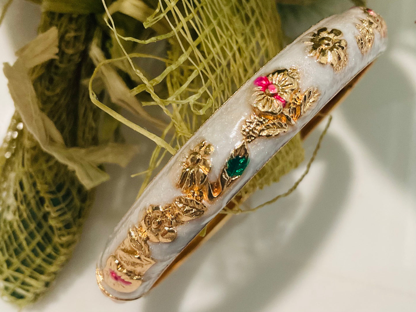 Retro White Enamel Bangle