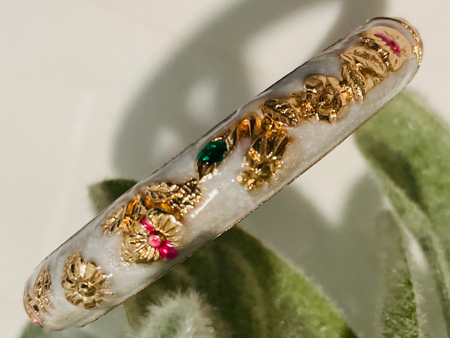 Retro White Enamel Bangle
