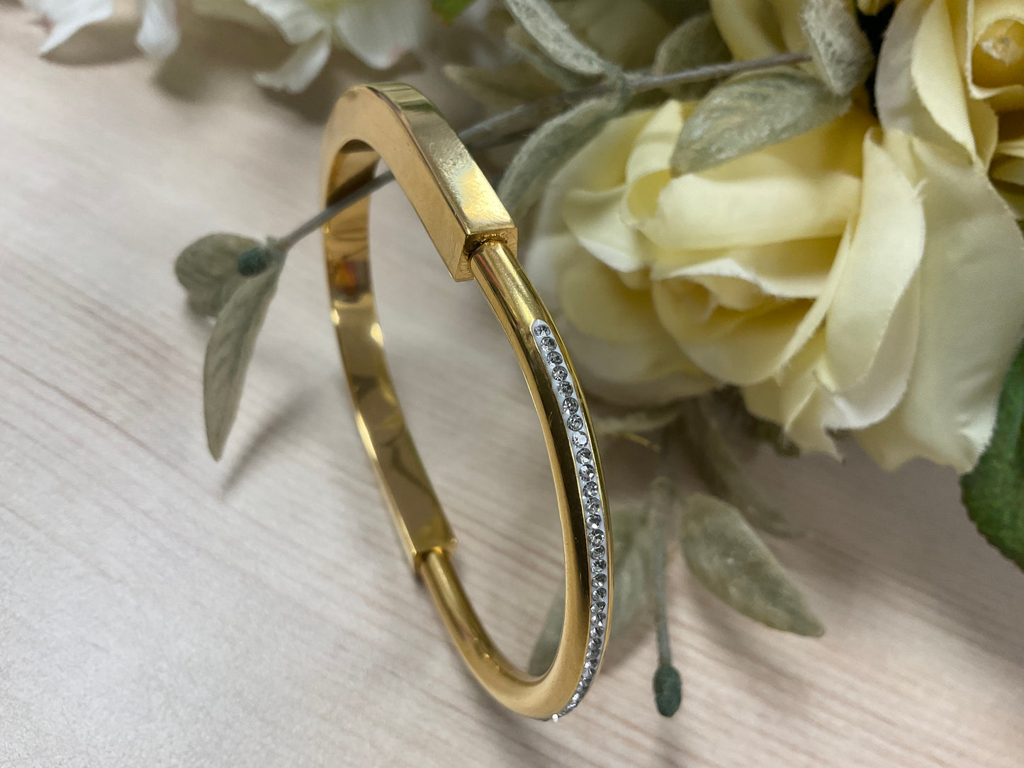 Amelia Bangle