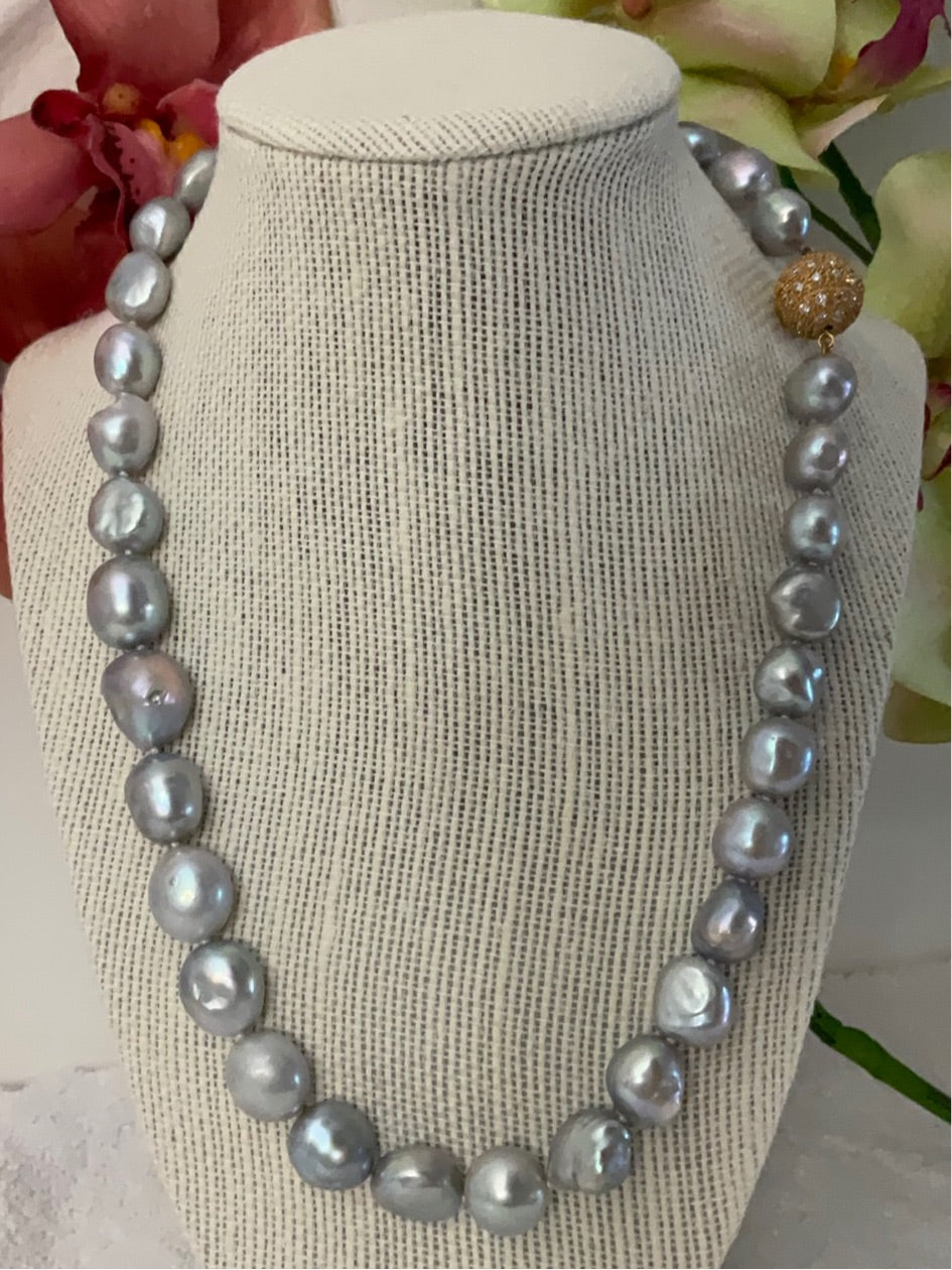 A collecting guide to natural and cultured pearls