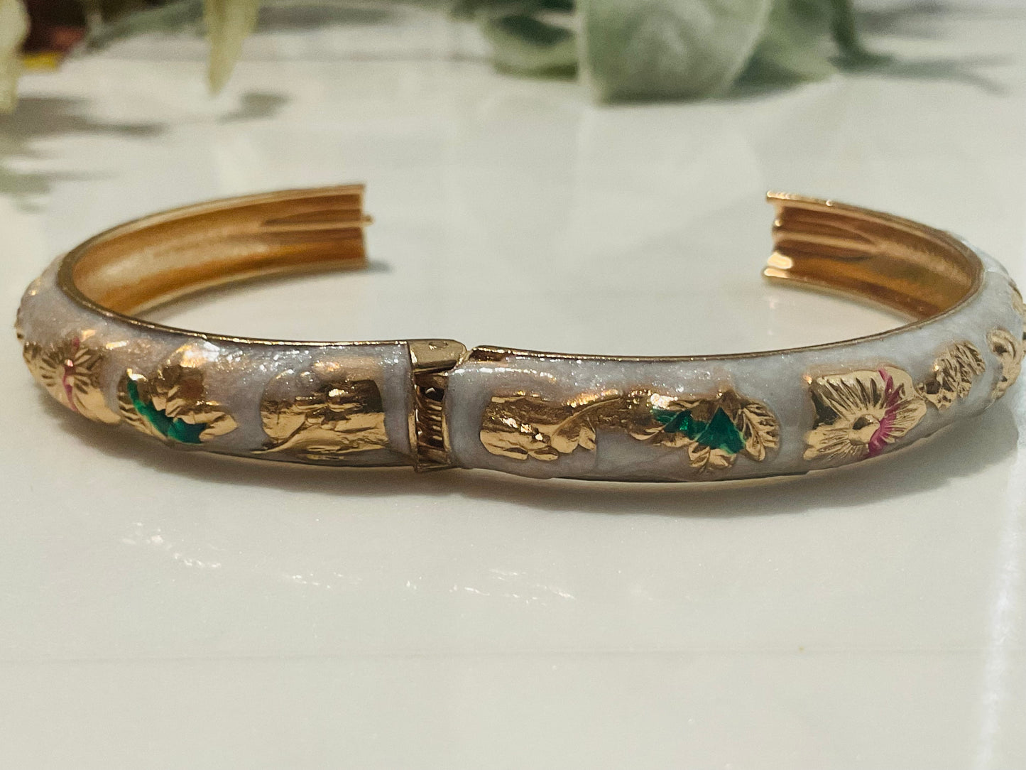 Retro White Enamel Bangle