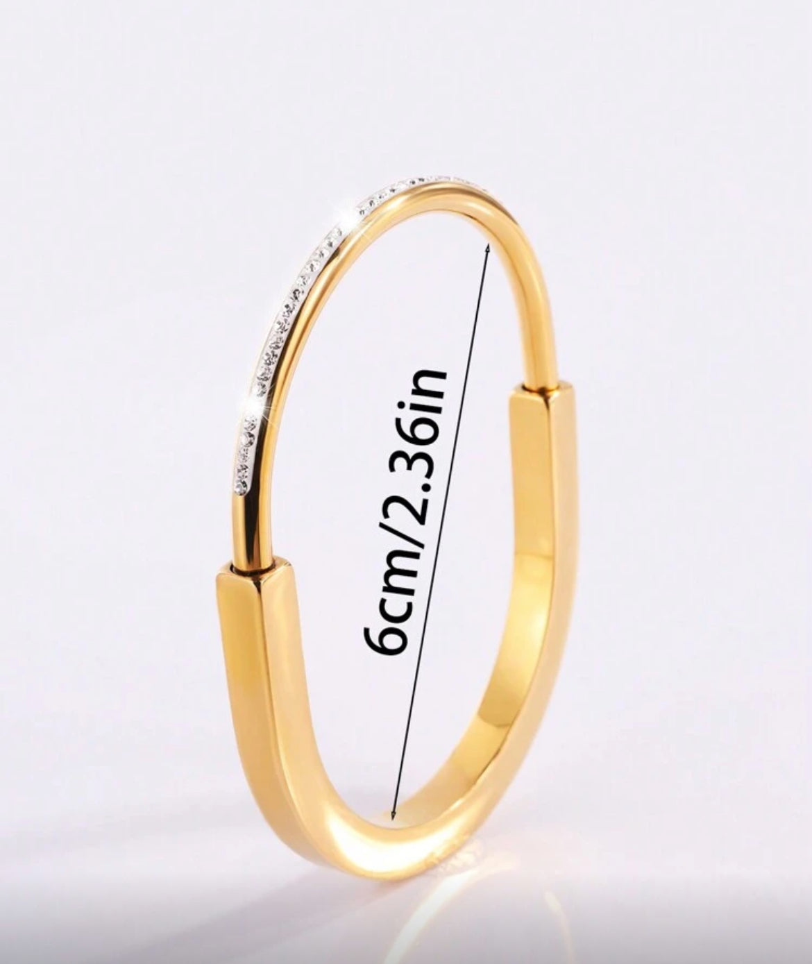 Amelia Bangle